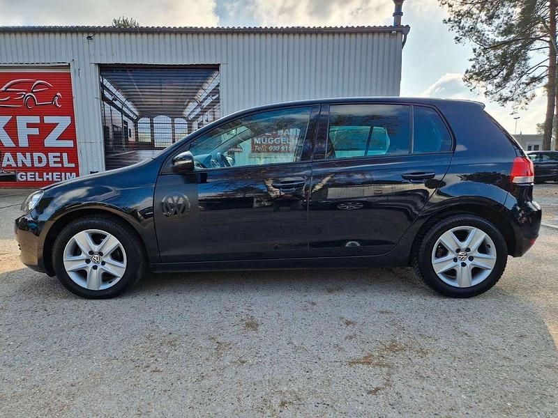 Gebraucht VW Golf Comfortline 102 PS (75 kW) 2009 Deep black perleffekt Limousine