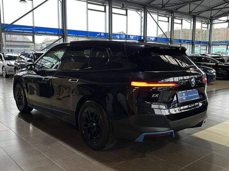 Gebraucht BMW iX Performance 239 kW (326 PS) 2023 Schwarz SUV
