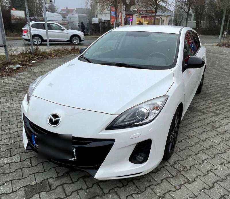 Weiß Gebraucht 2012 Mazda 3 Edition Limousine | 10.999 € - Bild 1/4