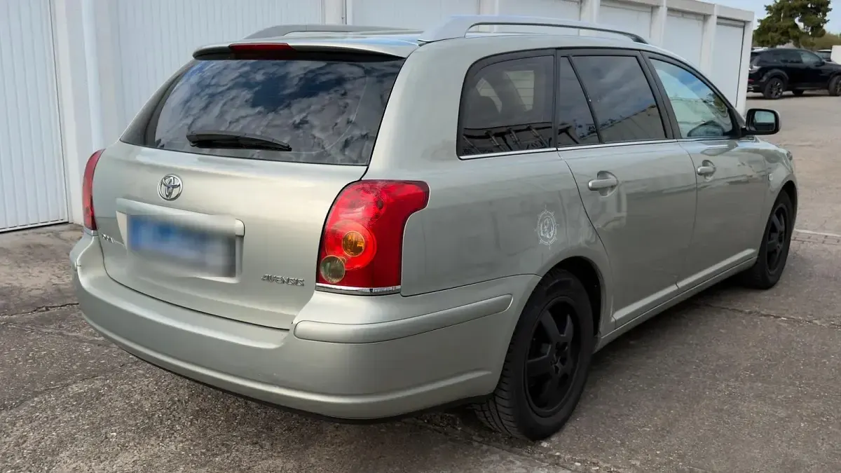 Gebraucht Toyota Avensis 130 PS (95 kW) 2004 Andere farben Kombi