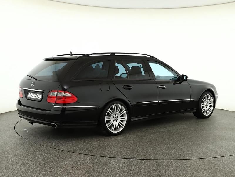 Gebraucht Mercedes E320 Avantgarde 223 PS (164 kW) 2008 Metalliclack obsidianschwarz
