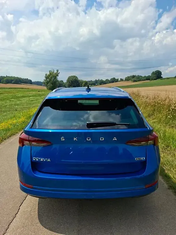 Gebraucht Skoda Octavia Clever 150 PS (110 kW) 2022 Blau Kombi