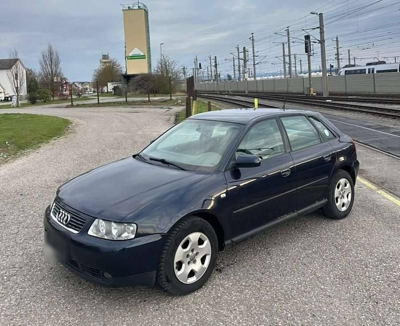 Używany Audi A3 110 KM (80 kW) 2003 Niebieski Hatchback