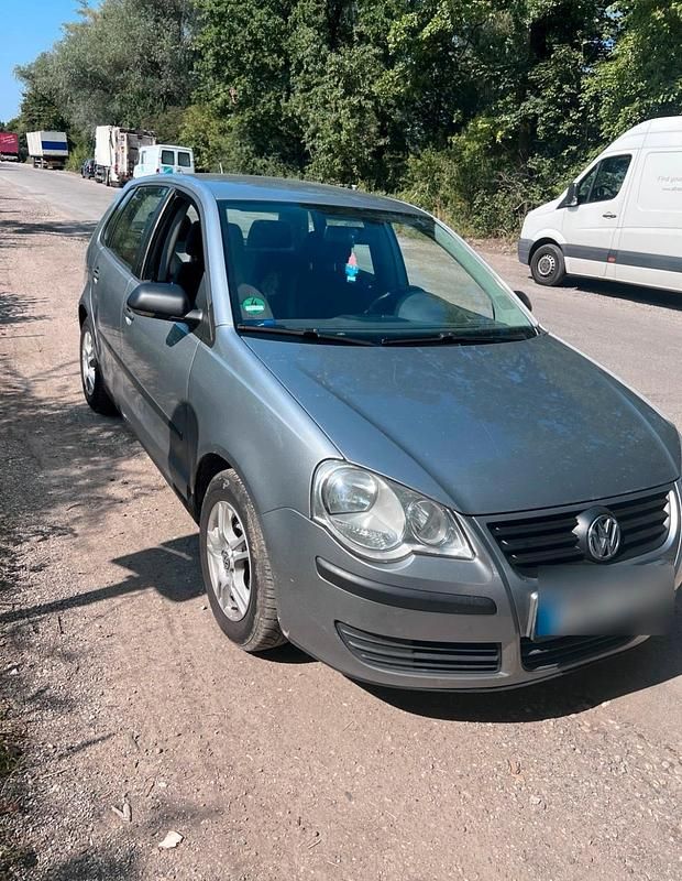 Grau Gebraucht 2005 VW Polo Limousine | 599 € (Superpreis) - Bild 1/4