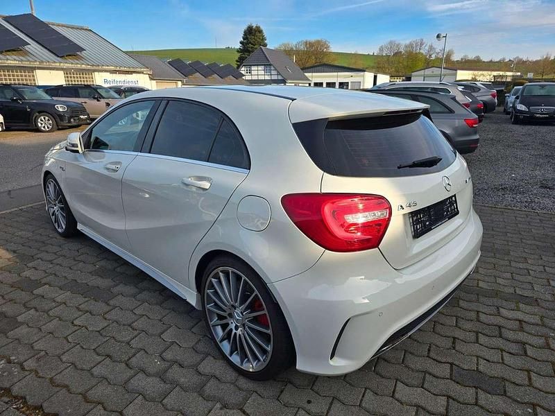 Gebraucht Mercedes A45 AMG AMG 360 PS (264 kW) 2014 Calcitweiss/zirrusweiss Limousine