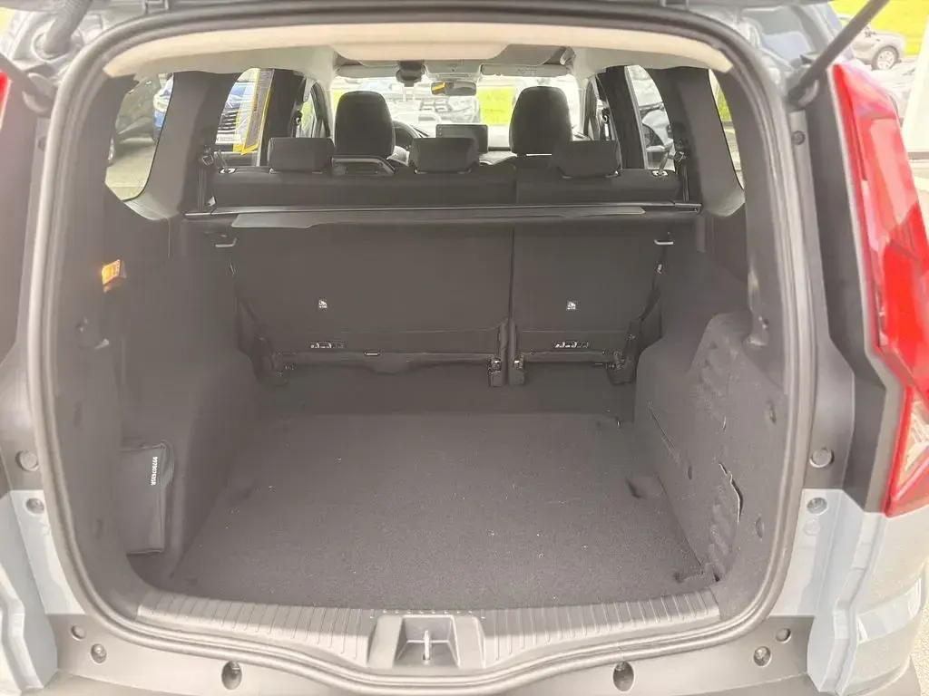 Neu Dacia Jogger Expression 91 PS (66 kW) 2026 Grau Van / Kleinbus