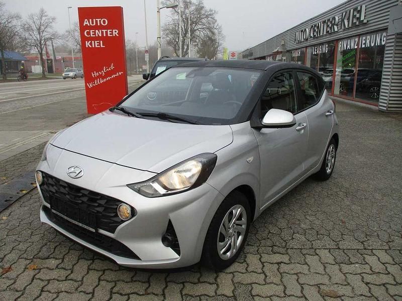 Silber Gebraucht 2021 Hyundai i10 Select Kleinwagen | 10.980 € (Guter Preis) - Bild 1/4