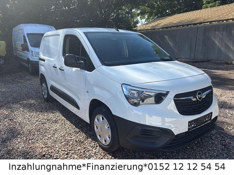 Gebraucht Opel Combo Selection 76 PS (55 kW) 2019 Weiß Van / Kleinbus