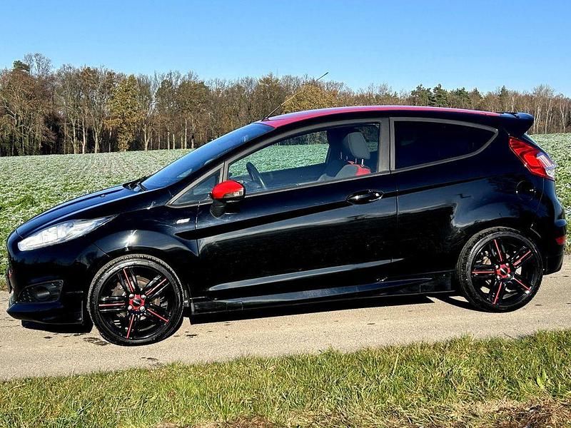 Gebraucht Ford Fiesta ST-Line 125 PS (91 kW) 2016 Schwarz