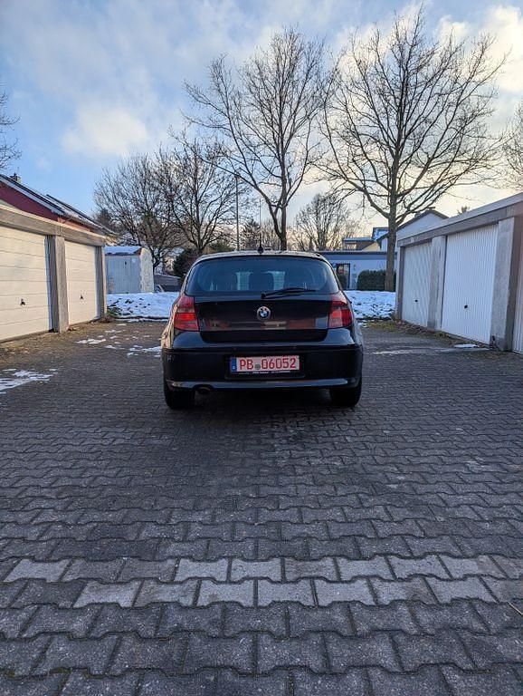 Gebraucht BMW 118 143 PS (105 kW) 2011 Schwarz Kleinwagen