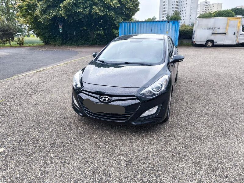 Schwarz Gebraucht 2013 Hyundai i30 Classic Limousine | 9.000 € (Fairer Preis) - Bild 1/4