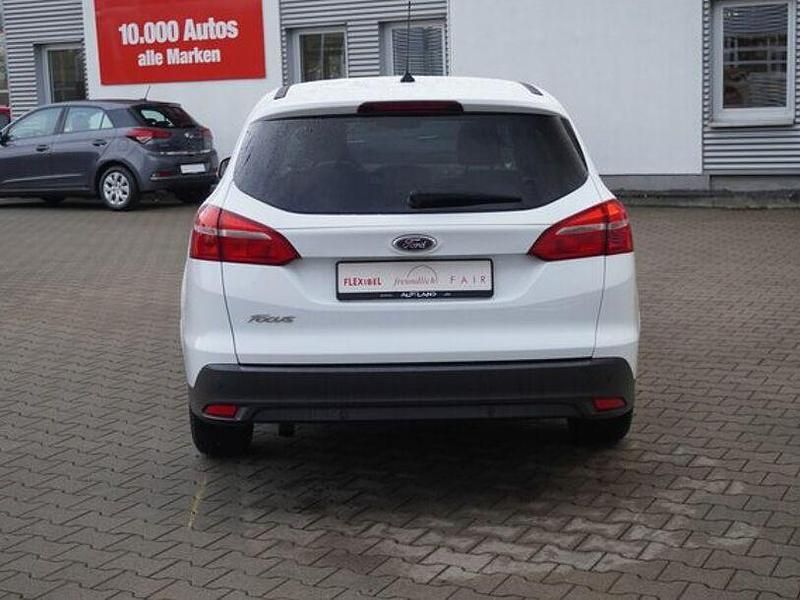 Gebraucht Ford Focus 120 PS (88 kW) 2018 Weiß Kombi