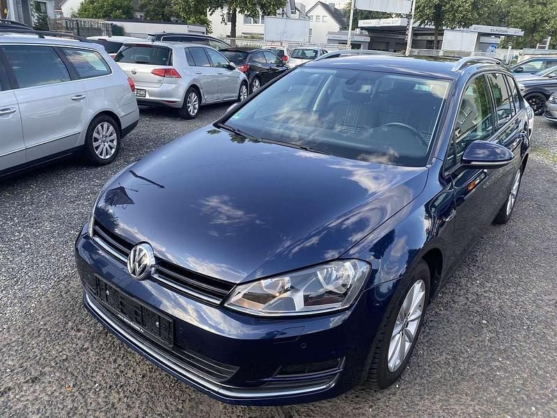 Night blue (metallic) Gebraucht 2016 VW Golf VII LOUNGE Kombi | 10.900 € (Superpreis) - Bild 1/4