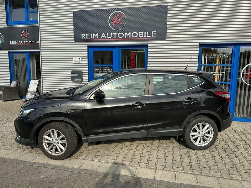 Gebraucht Nissan Qashqai Acenta 116 PS (85 kW) 2017 Schwarz SUV