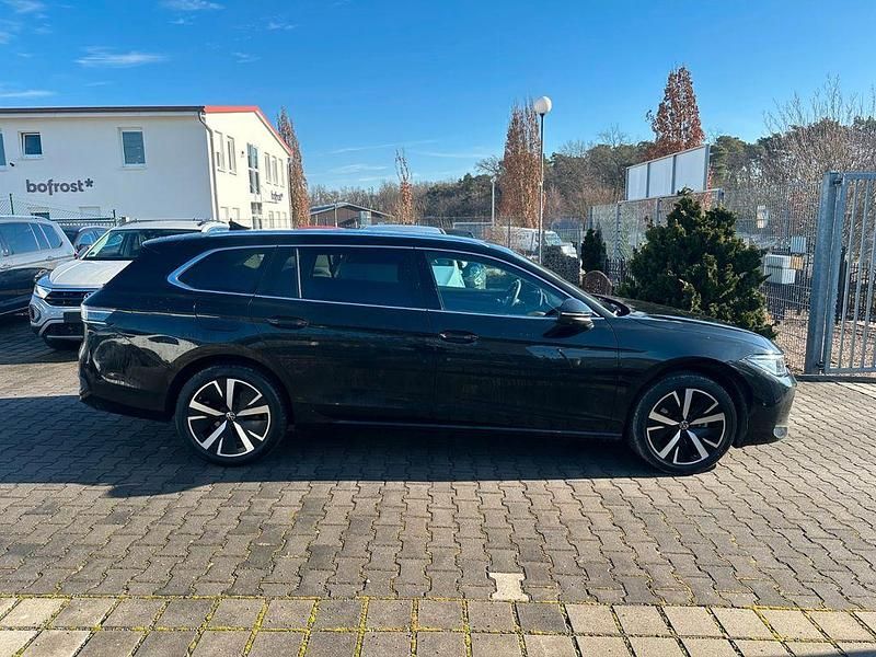 Gebraucht VW Passat Business 150 PS (110 kW) 2024 Mythos black Kombi