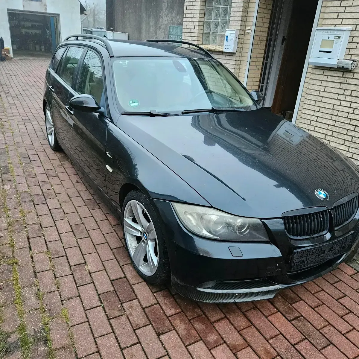 Gebraucht BMW 320 163 PS (119 kW) 2007 Schwarz Kombi