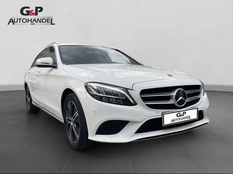 Weiß Gebraucht 2020 Mercedes C220 Avantgarde Kombi | 19.499 € (Guter Preis) - Bild 1/4