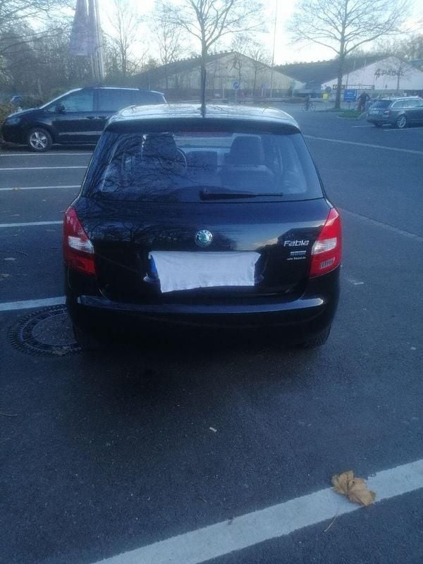 Gebraucht Skoda Fabia Active 69 PS (50 kW) 2012 Schwarz Kleinwagen