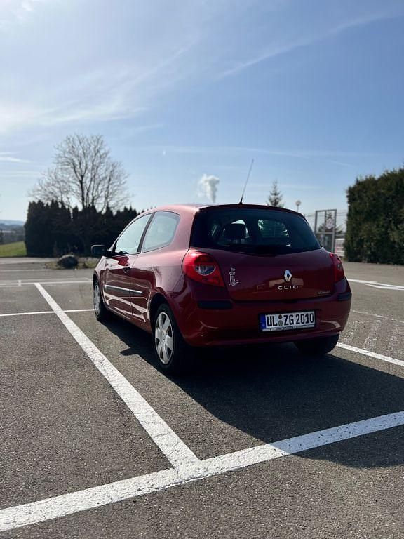 Gebraucht Renault Clio III 88 PS (64 kW) 2006 Rot Coupé