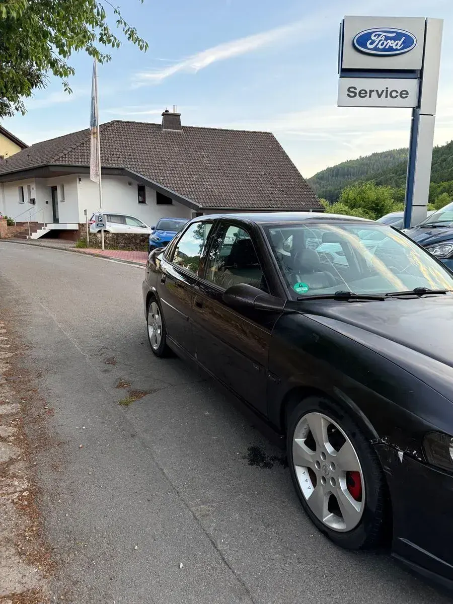 Gebraucht Opel Vectra 116 PS (85 kW) 2000 Violet Limousine