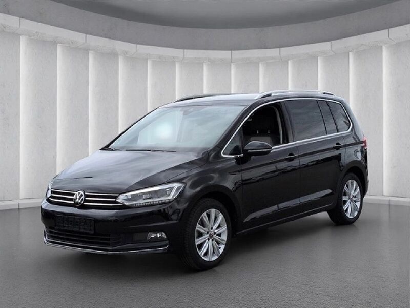 Schwarz Gebraucht 2024 VW Touran Highline Van / Kleinbus | 39.849 € (Etwas zu teuer) - Bild 1/4