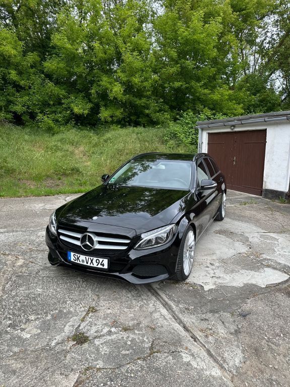 Schwarz Gebraucht 2015 Mercedes C180 Kombi | 16.000 € (Fairer Preis) - Bild 1/4