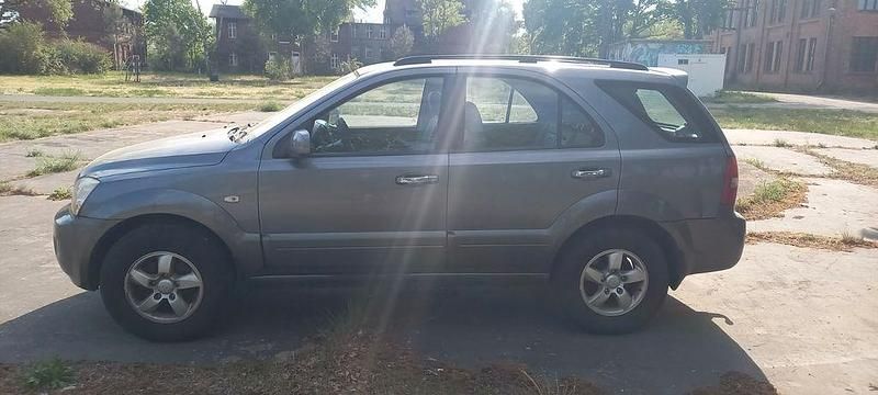 Silber Gebraucht 2009 Kia Sorento SUV | 4.299 € (Guter Preis) - Bild 1/4