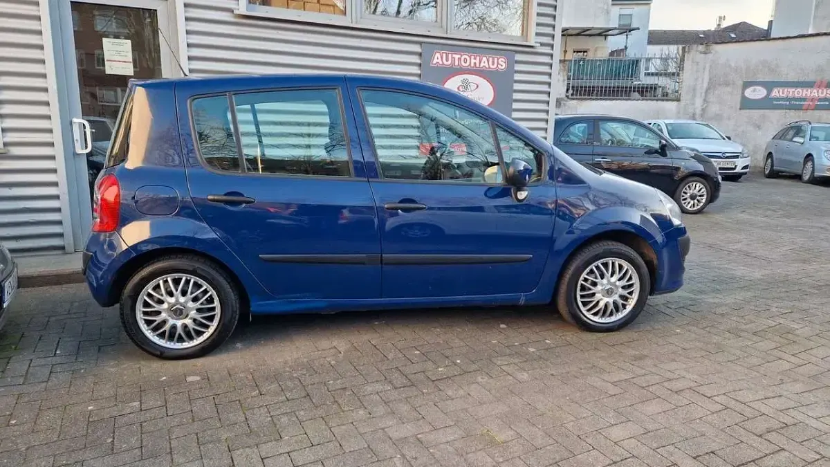 Używany Renault Modus 80 KM (58 kW) 2010 Niebieski Minivan