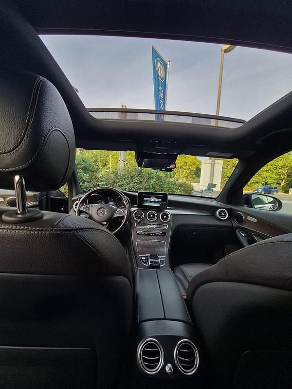 Schwarz Gebraucht 2016 Mercedes GLC250 AMG SUV | 22.500 € (Guter Preis) - Bild 1/4
