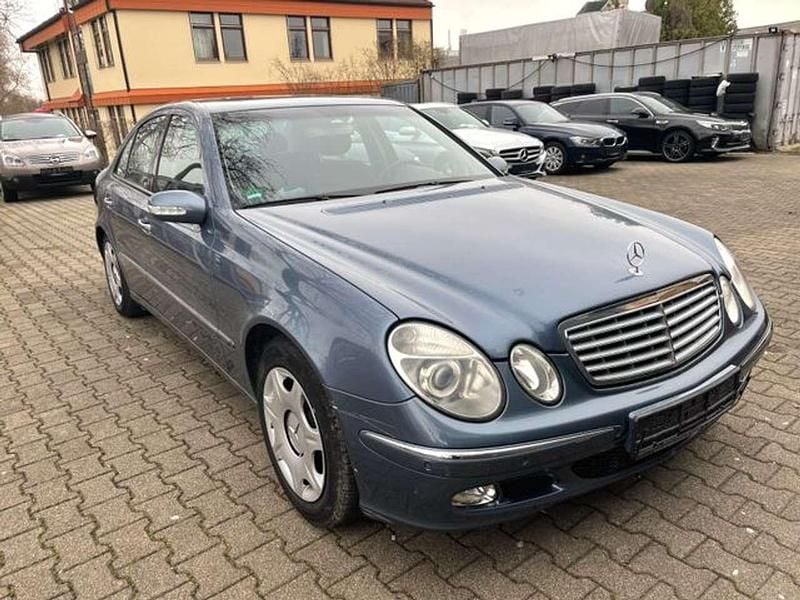 Gebraucht Mercedes E240 Elegance 177 PS (130 kW) 2002 Tealitblau metallic Limousine