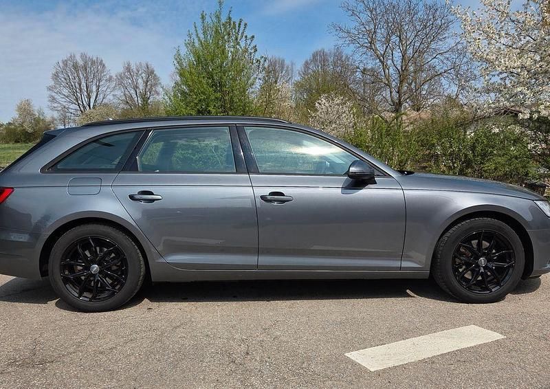 Używany Audi A4 150 KM (110 kW) 2016 Szary Kombi