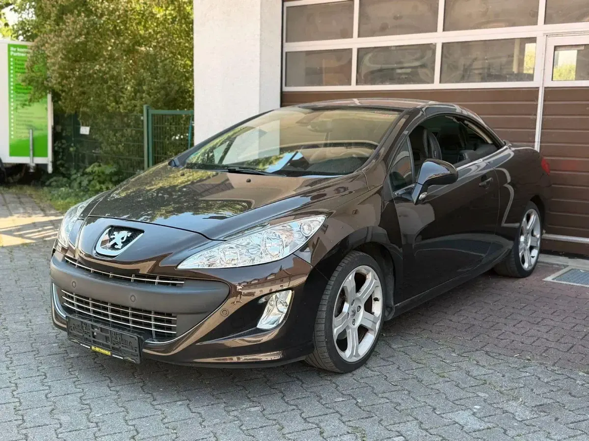 Gebraucht Peugeot 308 CC Platinum 156 PS (114 kW) 2010 Braun Cabrio