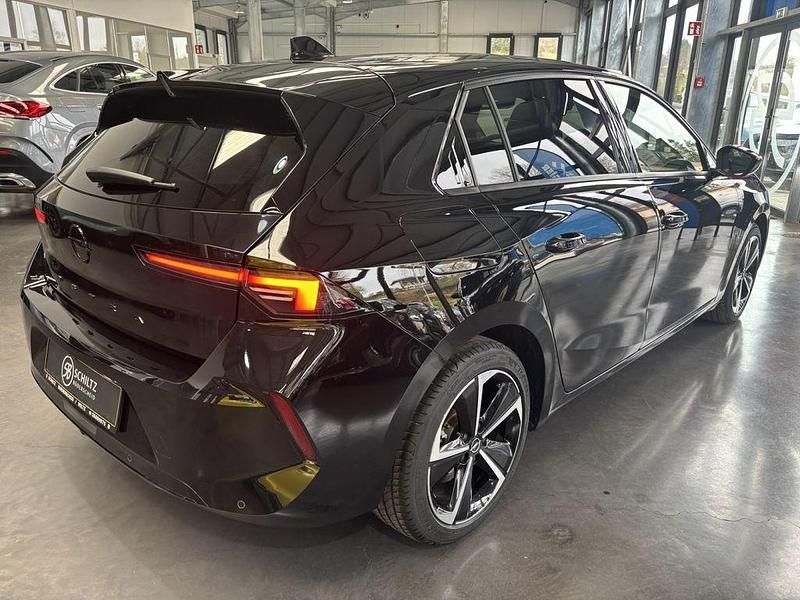 Gebraucht Opel Astra 131 PS (96 kW) 2024 Schwarz Limousine