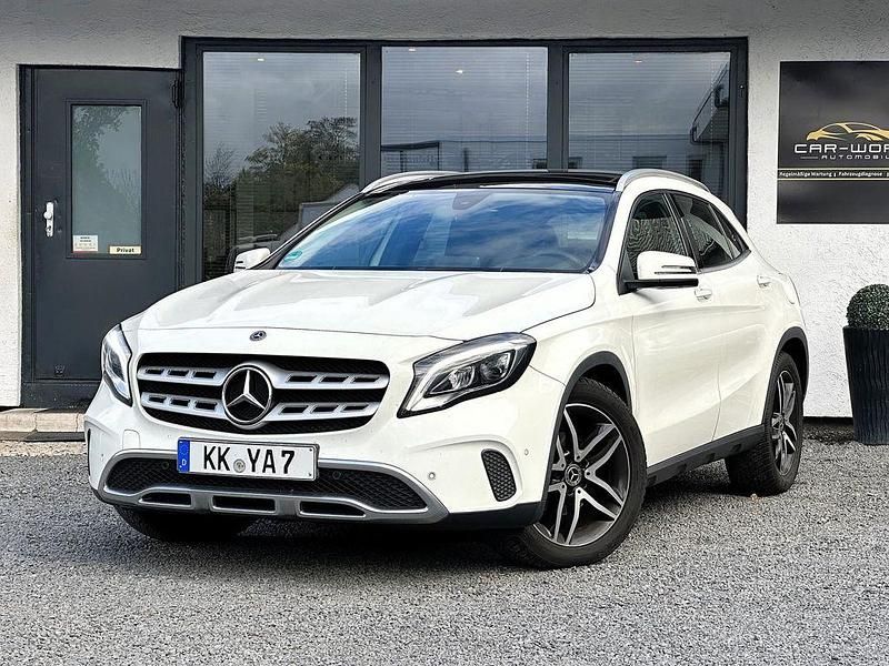 Weiß Gebraucht 2017 Mercedes GLA200 SUV | 18.299 € (Fairer Preis) - Bild 1/4