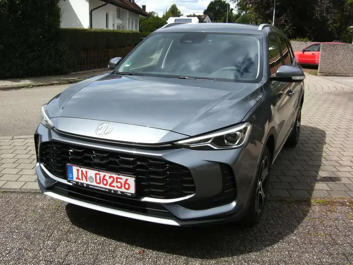 Używany MG ZS 197 KM (144 kW) 2025 Szary SUV