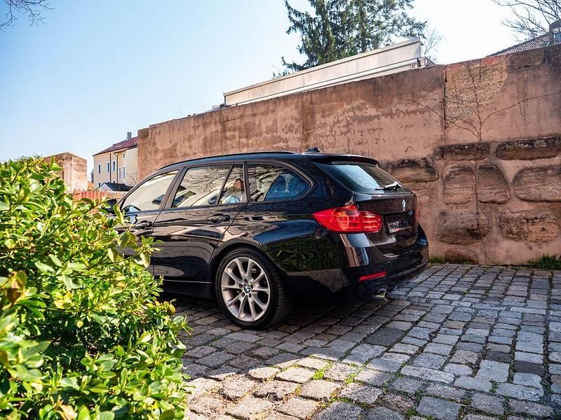 Gebraucht BMW 320 Comfort Edition 184 PS (135 kW) 2013 Schwarz Kombi