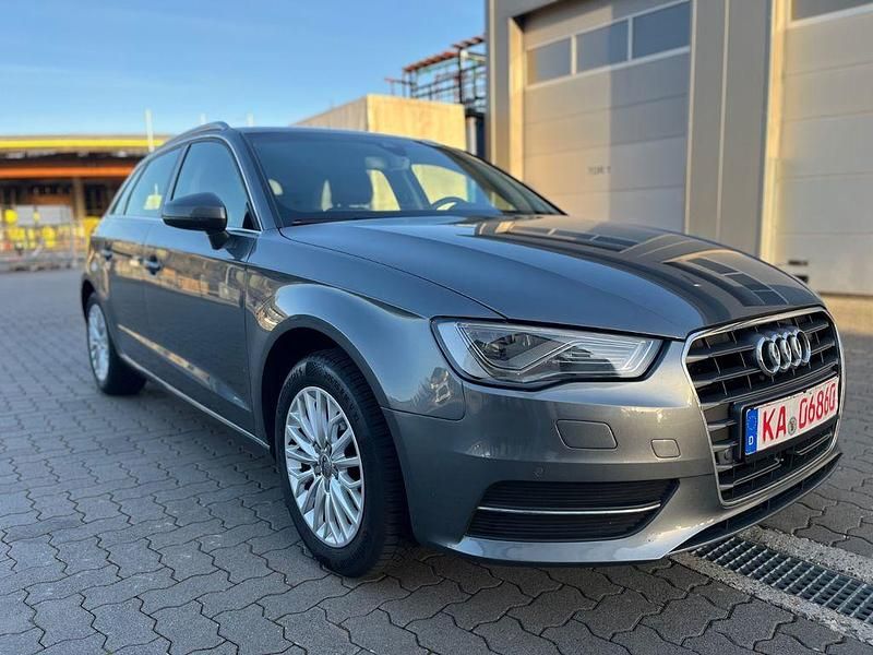 Gebraucht Audi A3 Ambiente 150 PS (110 kW) 2016 Grau Limousine