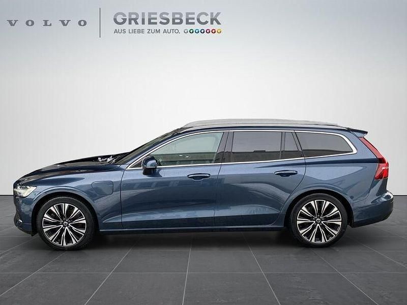 Gebraucht Volvo V60 Plus 455 PS (334 kW) 2022 Denim blue / metallic Kombi