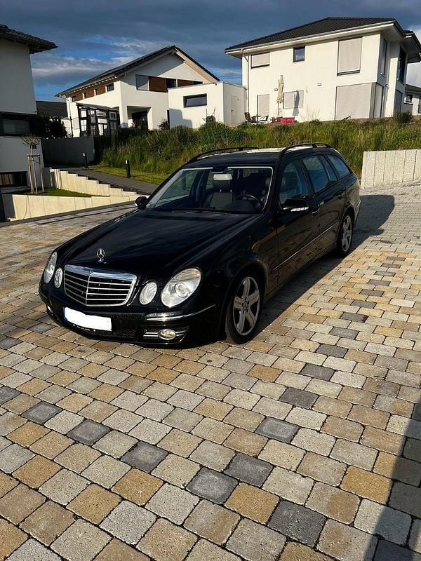 Schwarz Gebraucht 2009 Mercedes E350 Avantgarde Kombi | 5.500 € (Superpreis) - Bild 1/4