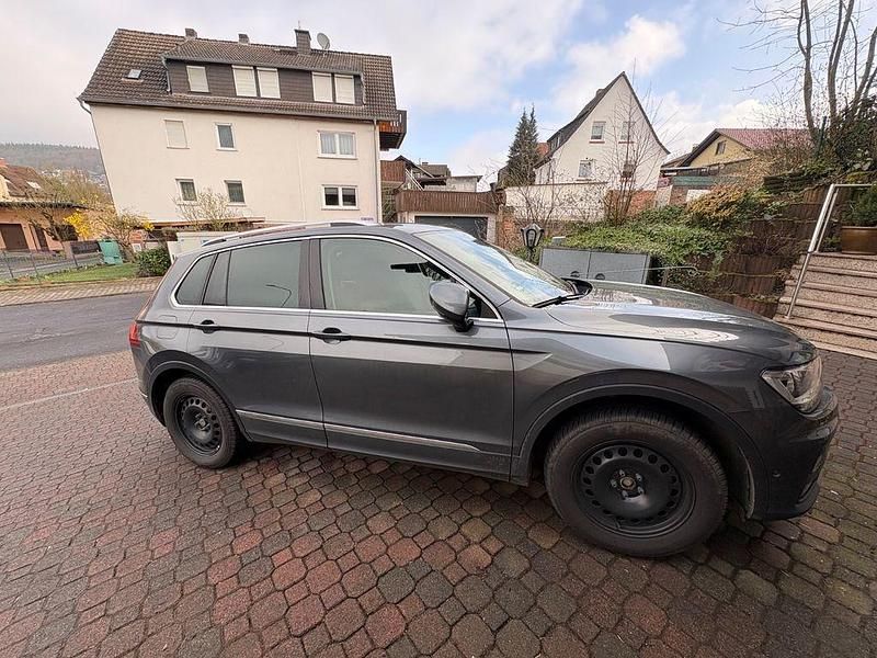 Gebraucht VW Tiguan Highline 150 PS (110 kW) 2019 Grau SUV