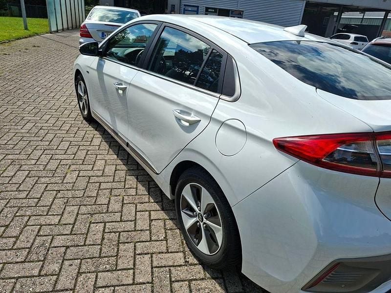 Gebraucht Hyundai Ioniq Prime 88 kW (120 PS) 2019 Weiß Kleinwagen