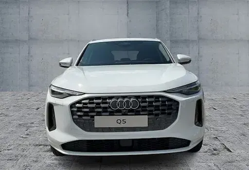 Käytetty Audi Q5 Advanced Plus 204 HP (150 kW) 2025 Valkoinen Katumaasturi