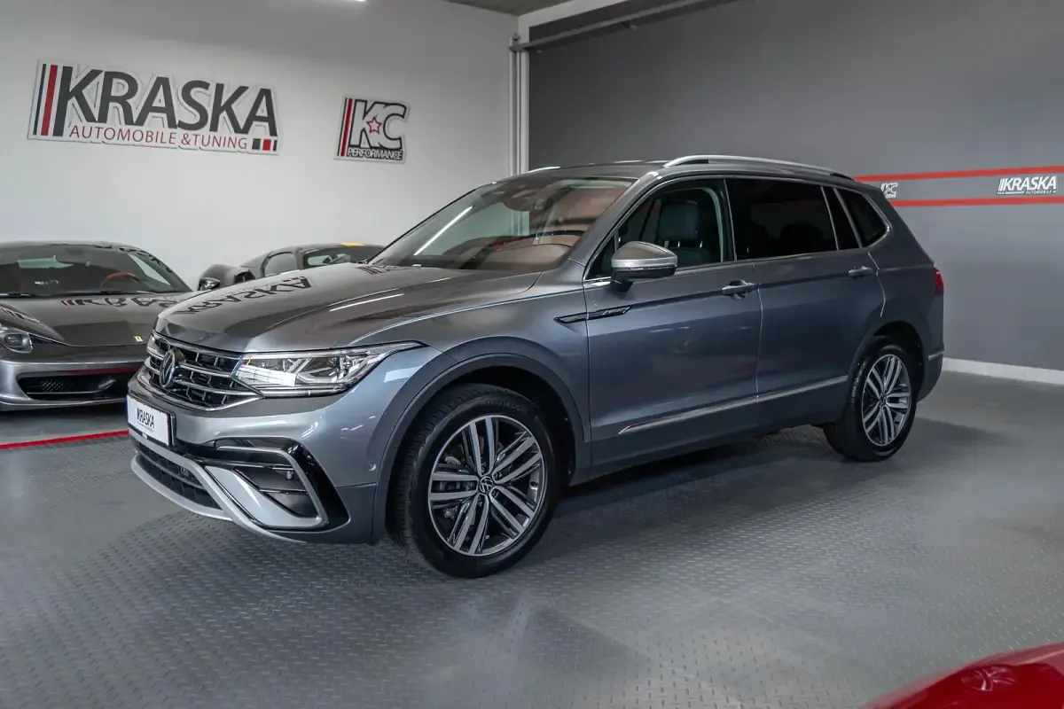 Gebraucht VW Tiguan Allspace Business 190 PS (139 kW) 2022 Platinum grey metallic SUV