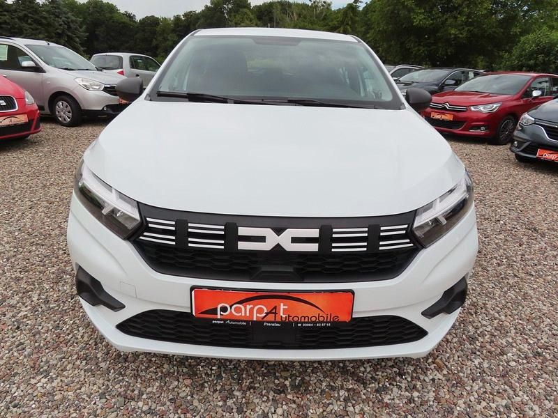 Gebraucht Dacia Sandero Essentiel 67 PS (49 kW) 2024 Weiß Kleinwagen