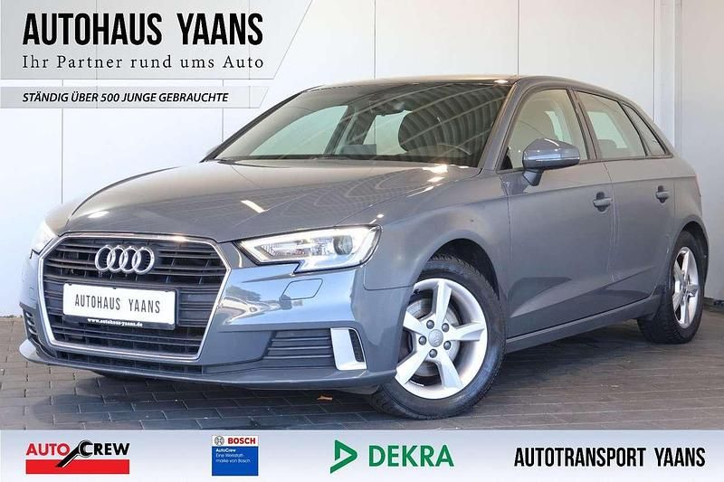 Grau Gebraucht 2017 Audi A3 Sportback Sport Limousine | 13.489 € (Superpreis) - Bild 1/4
