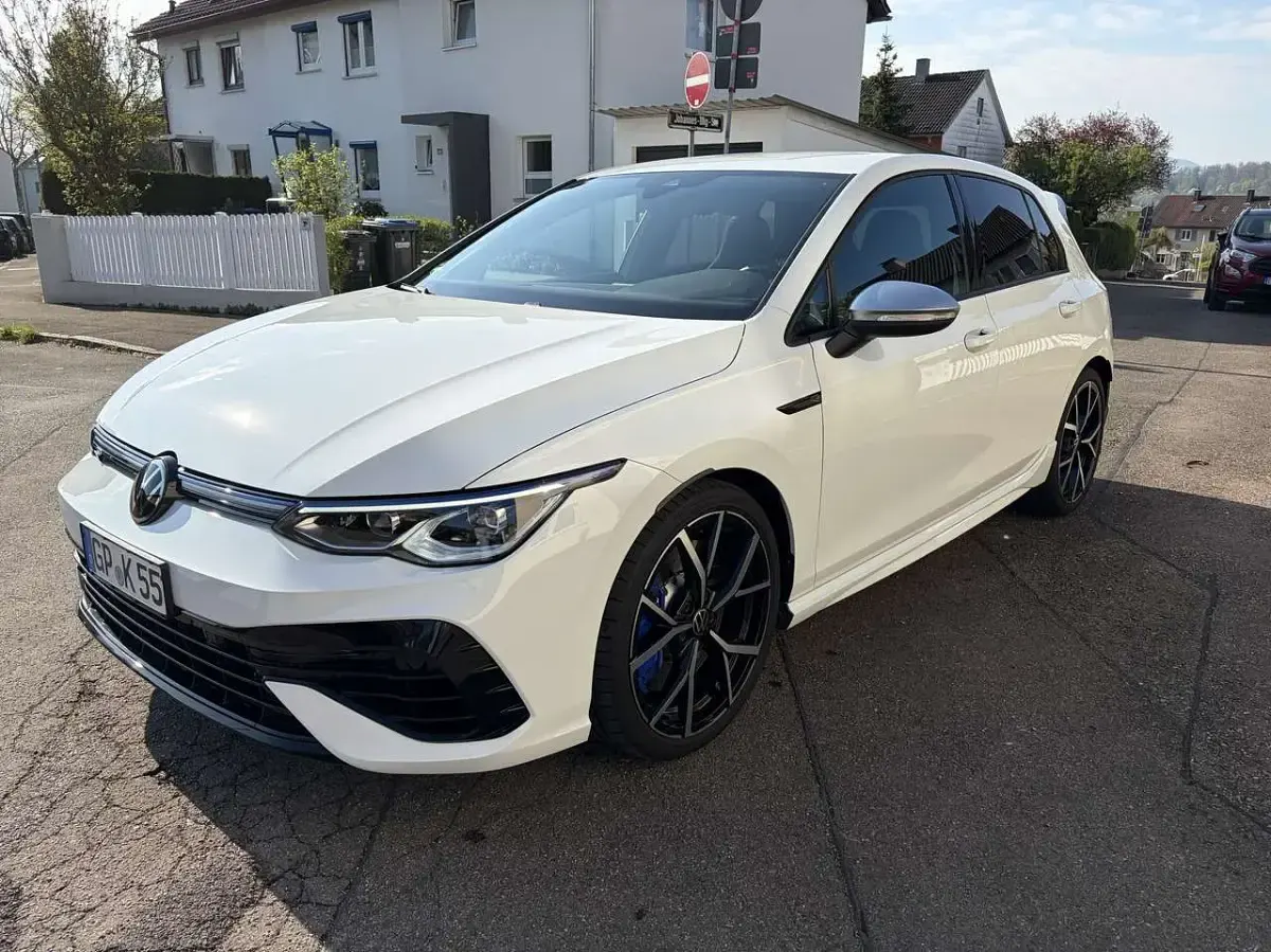 Usata VW Golf VIII R 333 CV (244 kW) 2024 Bianco Berlina