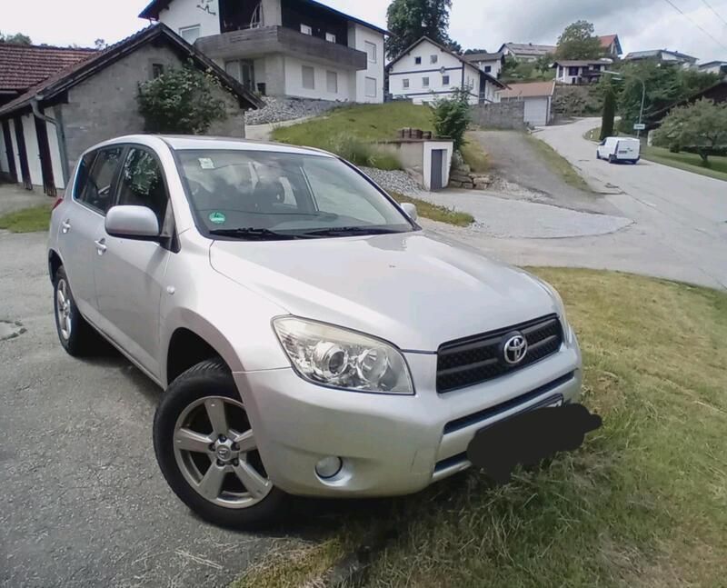Silber Gebraucht 2007 Toyota RAV4 SUV | 4.200 € - Bild 1/4