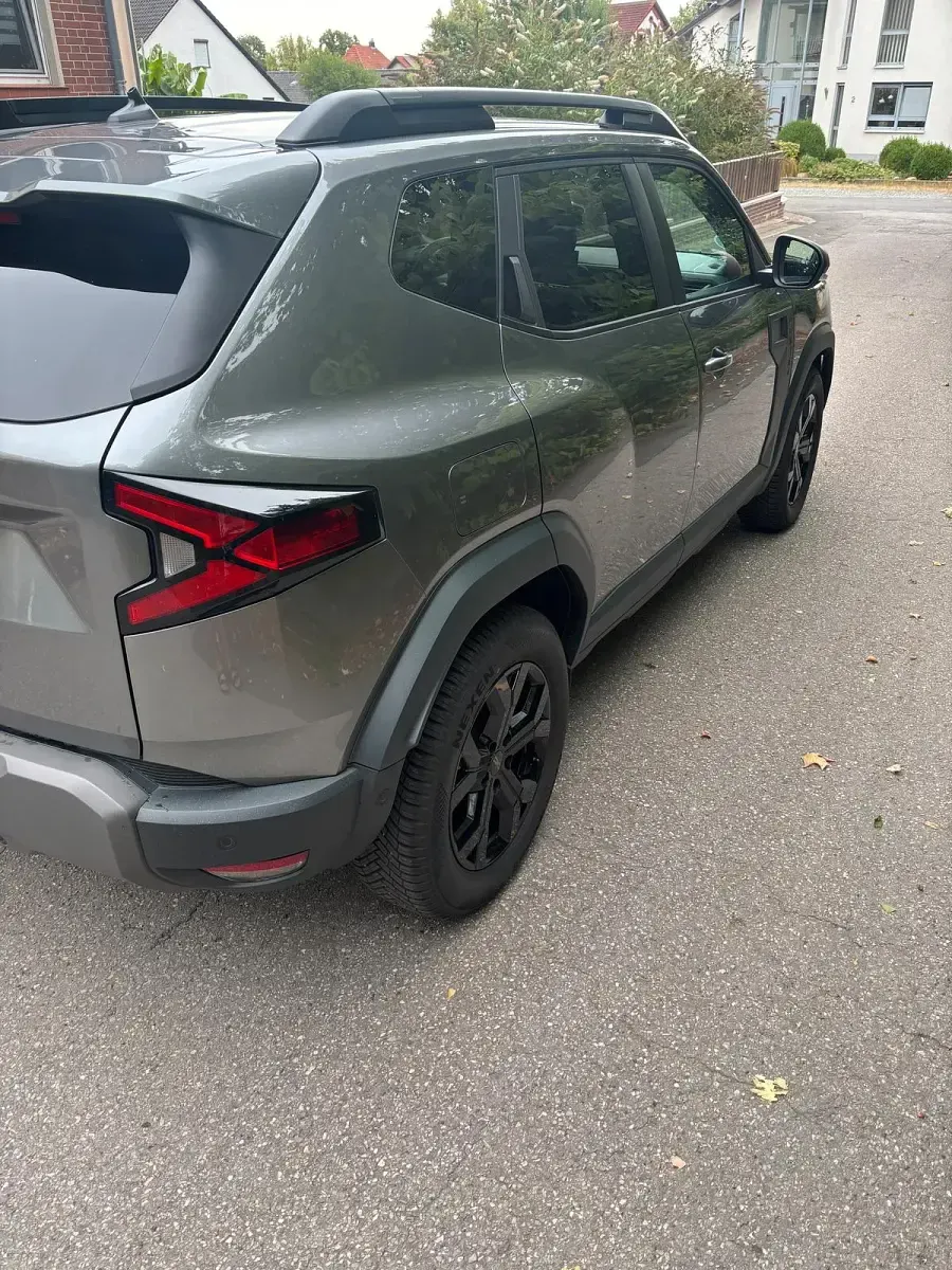 Gebraucht Dacia Duster 140 PS (102 kW) 2025 Schwarz SUV