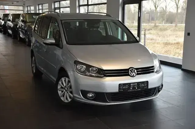 Gebraucht VW Touran Highline 140 PS (102 kW) 2014 Silber Van / Kleinbus