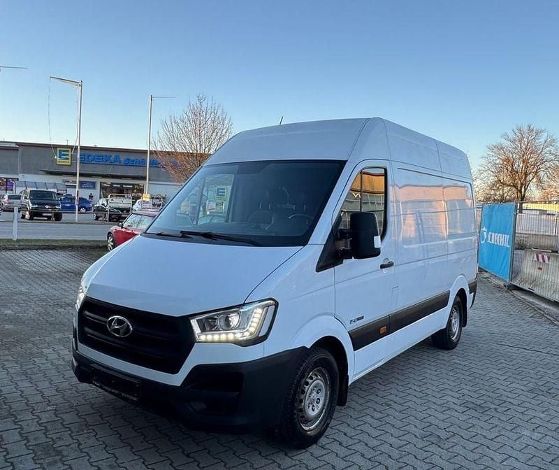 Gebraucht Hyundai H 350 150 PS (110 kW) 2016 Weiß Van